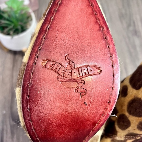 *NWOT FreeBird | Janelle Leopard Print All Leather Heeled Chelsea Booties Size 8 - Picture 3 of 16